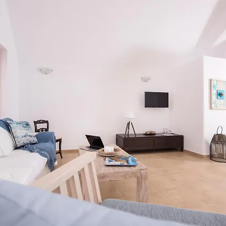 Villa Exquisite Santorini Estate | 9 Bedrooms | Acnologia | Spacious Teraces With Breathtaking Sea Views | Pýrgos