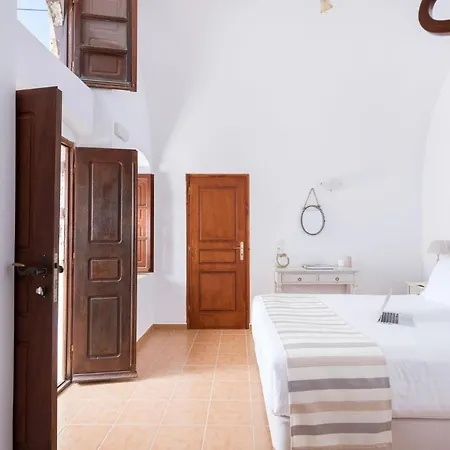 Villa Exquisite Santorini Estate | 9 Bedrooms | Acnologia | Spacious Teraces With Breathtaking Sea Views | Pýrgos