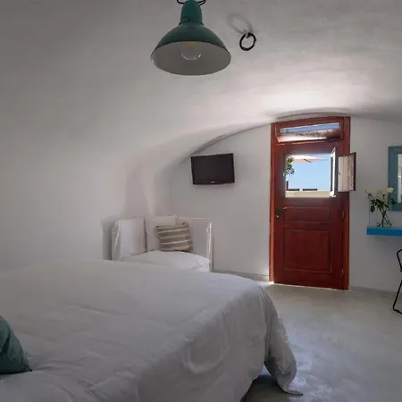 Exquisite Santorini Estate | 9 Bedrooms | Acnologia | Spacious Teraces With Breathtaking Sea Views | * Pýrgos