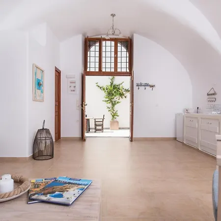 Villa Exquisite Santorini Estate | 9 Bedrooms | Acnologia | Spacious Teraces With Breathtaking Sea Views | Pýrgos